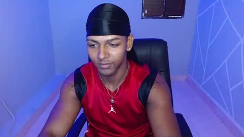 Snapshot of zoriel_derox chatting on 04/08/26, 01:11 Zoriel online show from 04/08/26, 01:11