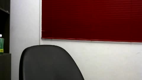 Snapshot of zoro_00 chatting on 11/08/25, 12:44 zoro_00 online show from 11/08/25, 12:44