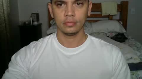 Snapshot of zoro_00 chatting on 06/08/26, 12:49 zoro_00 online show from 06/08/26, 12:49
