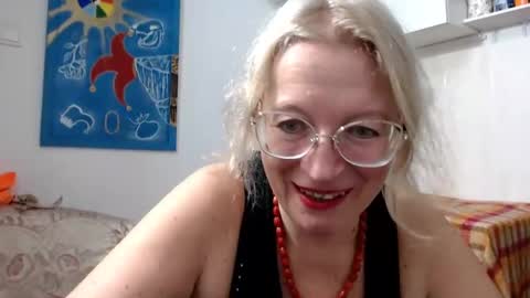 Snapshot of zosya1111 chatting on 11/09/25, 10:35 Zosya1111 online show from 11/09/25, 10:35