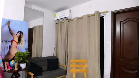 zou_quira online show from 02/13/26, 01:56