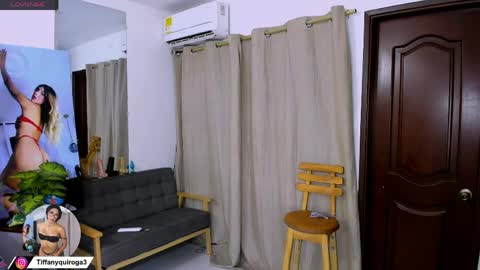 zou_quira online show from 04/21/26, 02:51