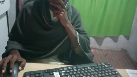 zoyakhan803 online show from 02/13/25, 02:56