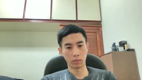 Snapshot of zseszsesz chatting on 12/16/24, 03:22 Z online show from 12/16/24, 03:22
