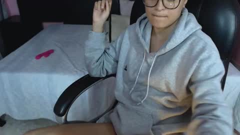 Suki online show from 03/06/25, 06:19