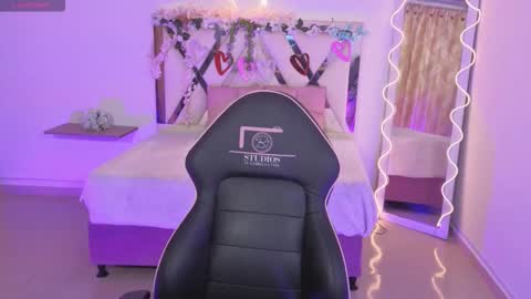 ZURY   online show from 10/16/25, 11:33