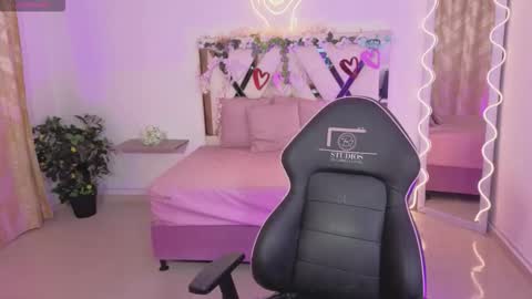 ZURY   online show from 11/25/25, 11:32