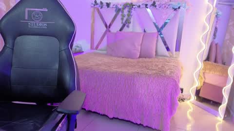 ZURY   online show from 04/11/26, 11:47