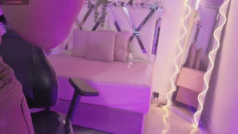 ZURY   online show from 04/16/26, 11:33