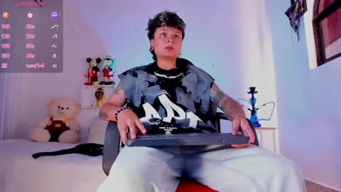 Snapshot of zuryramirez_ chatting on 05/10/26, 02:33 Zury Ramirez online show from 05/10/26, 02:33