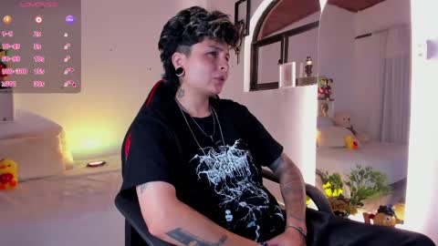 Snapshot of zuryramirez_ chatting on 05/14/26, 07:42 Zury Ramirez online show from 05/14/26, 07:42