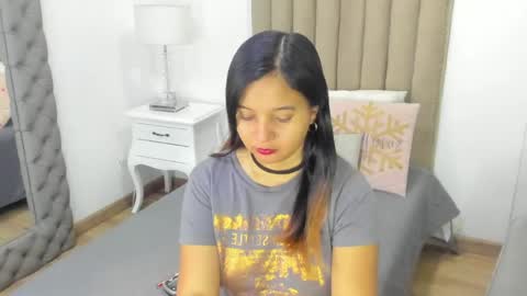 Im Zusan My schedule is from 1030pm to 430 am colombian time online show from 04/13/26, 02:28