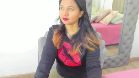 Im Zusan My schedule is from 1030pm to 430 am colombian time online show from 04/18/26, 07:58