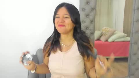 Snapshot of zusan_king_ chatting on 05/11/26, 03:01 Im Zusan My schedule is from 1030pm to 430 am colombian time online show from 05/11/26, 03:01