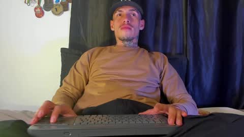 zyon garcia online show from 12/16/24, 02:25