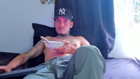 zyon garcia online show from 10/23/25, 05:12