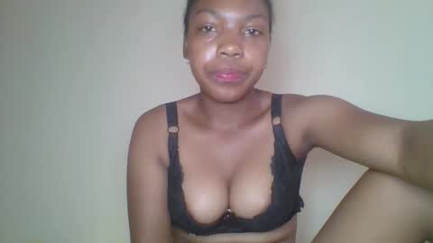 Snapshot of zyraelle_01 chatting on 04/18/26, 08:18 zyraelle_01 online show from 04/18/26, 08:18