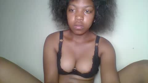 Snapshot of zyraelle_01 chatting on 04/18/26, 07:58 zyraelle_01 online show from 04/18/26, 07:58