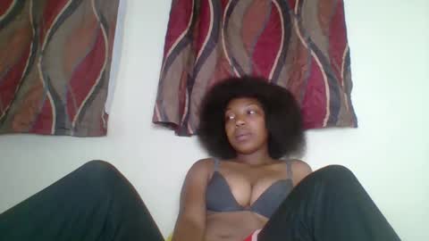 Snapshot of zyraelle_01 chatting on 04/21/26, 02:37 zyraelle_01 online show from 04/21/26, 02:37