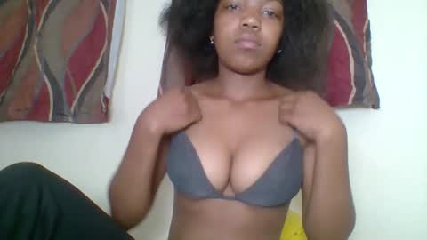 Snapshot of zyraelle_01 chatting on 04/21/26, 02:51 zyraelle_01 online show from 04/21/26, 02:51