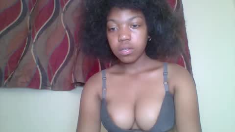 Snapshot of zyraelle_01 chatting on 04/23/26, 07:20 zyraelle_01 online show from 04/23/26, 07:20