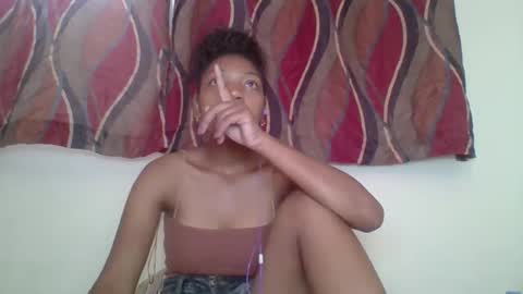 Snapshot of zyraelle_01 chatting on 05/01/26, 09:36 zyraelle_01 online show from 05/01/26, 09:36