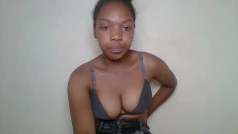 Snapshot of zyraelle_01 chatting on 05/01/26, 09:41 zyraelle_01 online show from 05/01/26, 09:41