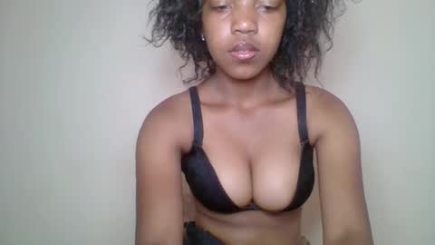 Snapshot of zyraelle_01 chatting on 05/03/26, 10:10 zyraelle_01 online show from 05/03/26, 10:10