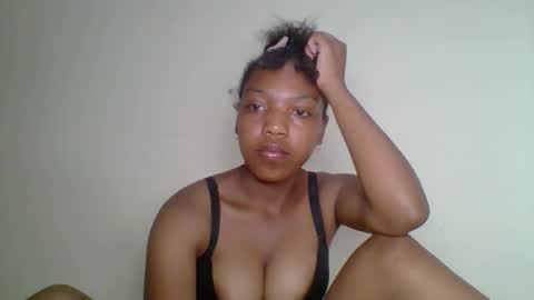Snapshot of zyraelle_01 chatting on 05/04/26, 10:28 zyraelle_01 online show from 05/04/26, 10:28