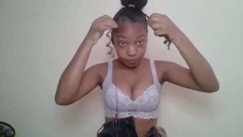 Snapshot of zyraelle_01 chatting on 05/11/26, 11:49 zyraelle_01 online show from 05/11/26, 11:49