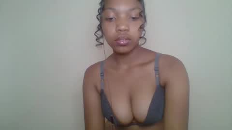 Snapshot of zyraelle_01 chatting on 05/14/26, 10:55 zyraelle_01 online show from 05/14/26, 10:55