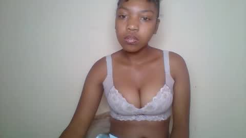 Snapshot of zyraelle_01 chatting on 05/16/26, 10:01 zyraelle_01 online show from 05/16/26, 10:01