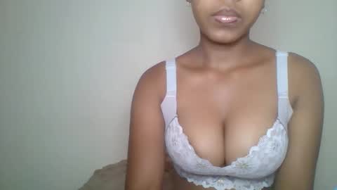 Snapshot of zyraelle_01 chatting on 05/16/26, 10:36 zyraelle_01 online show from 05/16/26, 10:36