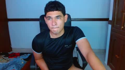 Snapshot of zyrosxk chatting on 05/19/26, 08:09 antonio felipe online show from 05/19/26, 08:09