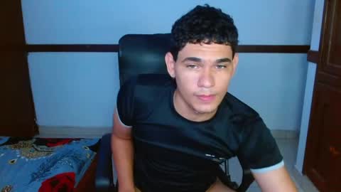 Snapshot of zyrosxk chatting on 05/22/26, 08:10 antonio felipe online show from 05/22/26, 08:10