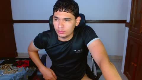 Snapshot of zyrosxk chatting on 05/25/26, 07:36 antonio felipe online show from 05/25/26, 07:36