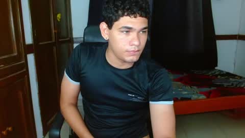 Snapshot of zyrosxk chatting on 06/05/26, 07:58 antonio felipe online show from 06/05/26, 07:58