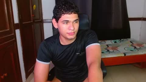 Snapshot of zyrosxk chatting on 06/11/26, 07:50 antonio felipe online show from 06/11/26, 07:50