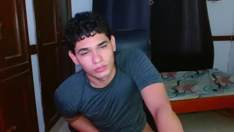 Snapshot of zyrosxk chatting on 06/14/26, 07:43 antonio felipe online show from 06/14/26, 07:43