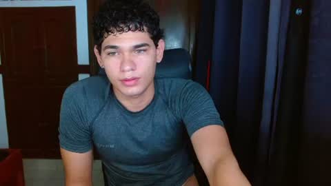 Snapshot of zyrosxk chatting on 06/25/26, 08:52 antonio felipe online show from 06/25/26, 08:52