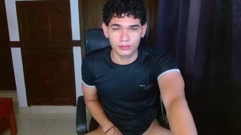 Snapshot of zyrosxk chatting on 07/14/26, 05:23 antonio felipe online show from 07/14/26, 05:23