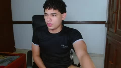 Snapshot of zyrosxk chatting on 07/29/26, 07:17 antonio felipe online show from 07/29/26, 07:17