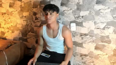 zyzz_1812 online show from 04/01/26, 04:24