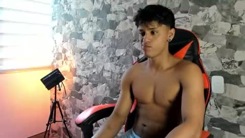 Snapshot of zyzz_1812 chatting on 06/22/26, 07:55 zyzz_1812 online show from 06/22/26, 07:55