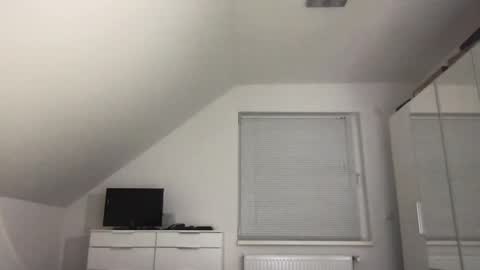 Snapshot of zzz123_cam chatting on 02/16/25, 03:59 zzz123_cam online show from 02/16/25, 03:59