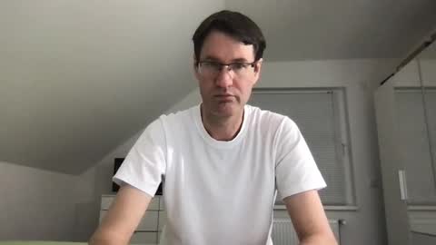 Snapshot of zzz123_cam chatting on 03/07/25, 03:28 zzz123_cam online show from 03/07/25, 03:28