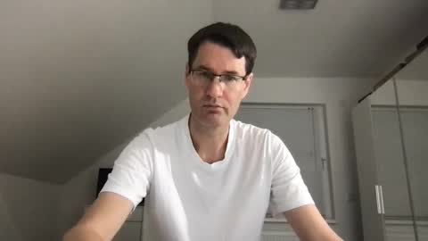 Snapshot of zzz123_cam chatting on 11/30/25, 03:49 zzz123_cam online show from 11/30/25, 03:49