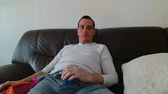 cloupefun online show from 10/11/25, 11:42