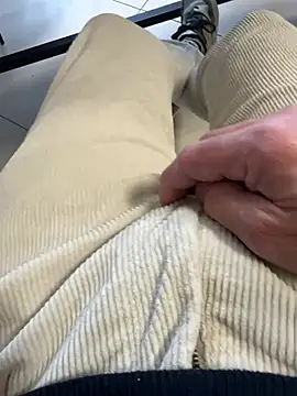 Snapshot of buodiculo chatting on 02/24/25, 10:04 buodiculo online show from 02/24/25, 10:04