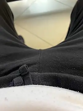 Snapshot of buodiculo chatting on 02/24/25, 01:21 buodiculo online show from 02/24/25, 01:21